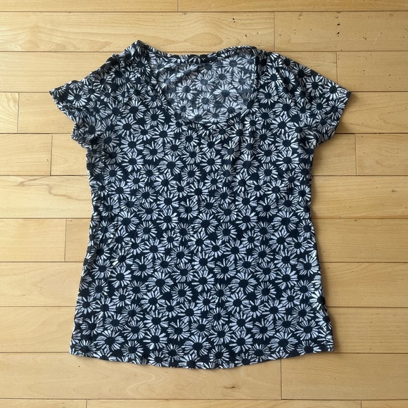 Urban Outfitters Tops - Urban Outfitters Black and White Floral Scoop Neck Shirt